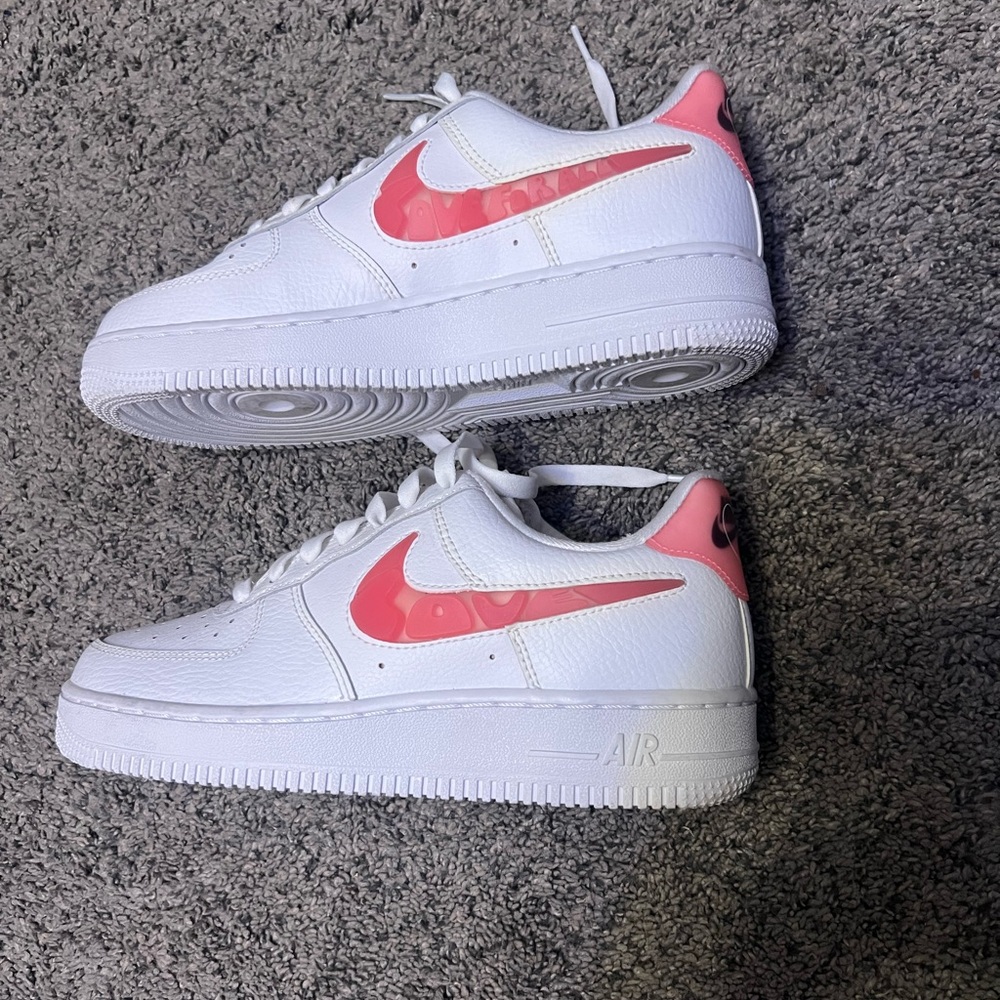 Nike AIR FORCE 1 (valentines drop)